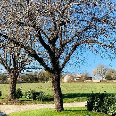 Spacieuse Maison De Campagne Casa vacanze Clussais-la-Pommeraie